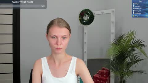Snapshot of phoebepaw chatting on 12/06/24, 12:27 Phoebe online show from 12/06/24, 12:27
