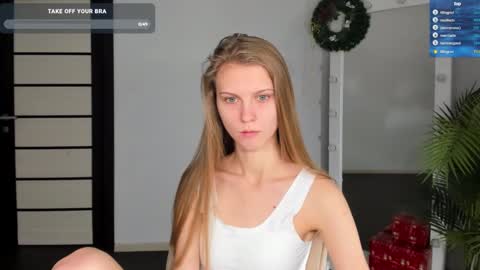 Snapshot of phoebepaw chatting on 12/18/24, 11:13 Phoebe online show from 12/18/24, 11:13
