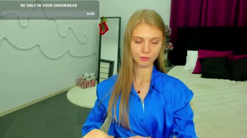 Snapshot of phoebepaw chatting on 12/20/24, 04:25 Phoebe online show from 12/20/24, 04:25