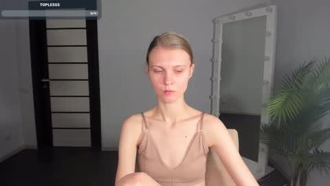 Snapshot of phoebepaw chatting on 01/19/25, 12:28 Phoebe online show from 01/19/25, 12:28