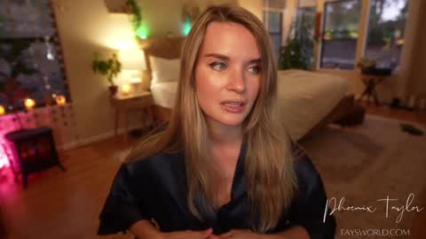 PHOENIX TAYLOR online show from 10/21/25, 01:39