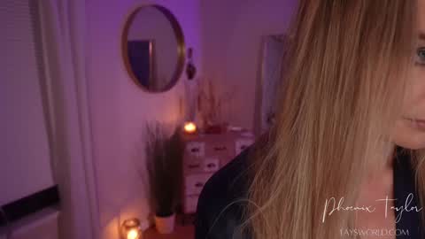 PHOENIX TAYLOR online show from 11/19/25, 02:11