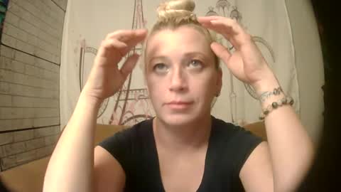 Snapshot of phulaen chatting on 12/13/24, 02:43 Phulaen online show from 12/13/24, 02:43