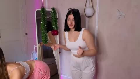 Snapshot of phyllisheart chatting on 12/21/24, 07:56 Lora black and Lili blonde welcome you here online show from 12/21/24, 07:56