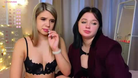 Snapshot of phyllisheart chatting on 03/04/25, 11:40 Lora black and Lili blonde welcome you here online show from 03/04/25, 11:40