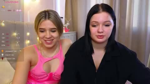 Snapshot of phyllisheart chatting on 03/09/25, 02:32 Lora black and Lili blonde welcome you here online show from 03/09/25, 02:32