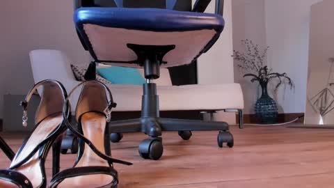    Special Couple Show - WELCOME TO XMAS   5 and 6 December  - 2 at 8 pm COL hour online show from 12/20/24, 10:00