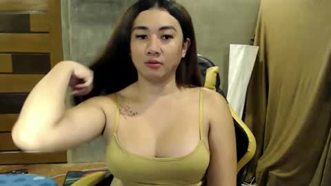 Snapshot of pia_worthsback chatting on 10/24/25, 09:38 Pia online show from 10/24/25, 09:38