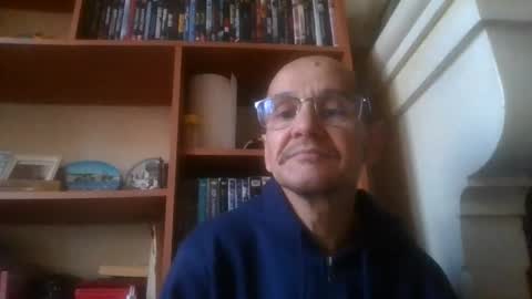 Snapshot of pichoun71 chatting on 12/14/24, 08:34 pichoun71 online show from 12/14/24, 08:34