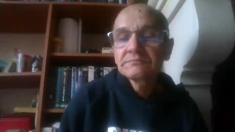 Snapshot of pichoun71 chatting on 01/05/25, 08:11 pichoun71 online show from 01/05/25, 08:11