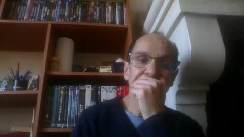 Snapshot of pichoun71 chatting on 02/02/25, 01:52 pichoun71 online show from 02/02/25, 01:52