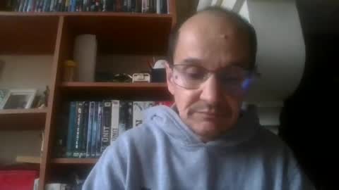 Snapshot of pichoun71 chatting on 02/08/25, 12:28 pichoun71 online show from 02/08/25, 12:28