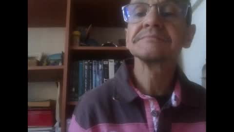 Snapshot of pichoun71 chatting on 09/26/25, 07:23 pichoun71 online show from 09/26/25, 07:23