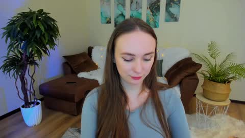 Snapshot of pieceofinspiration chatting on 02/07/25, 10:29 Emelie online show from 02/07/25, 10:29