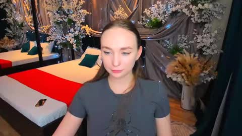 Snapshot of pieceofinspiration chatting on 02/11/25, 07:38 Emelie online show from 02/11/25, 07:38