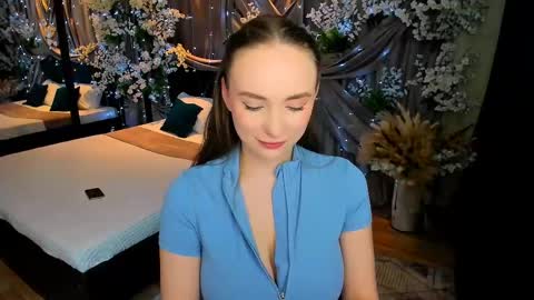 Snapshot of pieceofinspiration chatting on 03/09/25, 04:33 Emelie online show from 03/09/25, 04:33