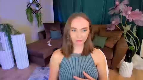 Snapshot of pieceofinspiration chatting on 09/23/25, 04:10 Emelie online show from 09/23/25, 04:10