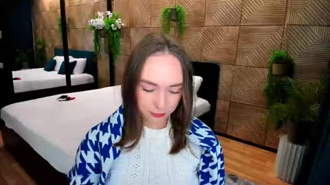 Snapshot of pieceofinspiration chatting on 10/01/25, 04:13 Emelie online show from 10/01/25, 04:13