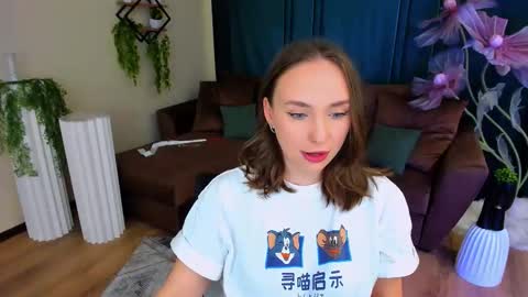 Snapshot of pieceofinspiration chatting on 10/15/25, 07:36 Emelie online show from 10/15/25, 07:36