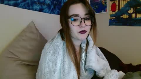 Snapshot of pillogoddess chatting on 01/22/25, 01:42 PilloGoddess online show from 01/22/25, 01:42