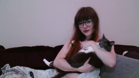 Snapshot of pillogoddess chatting on 02/07/25, 11:01 PilloGoddess online show from 02/07/25, 11:01