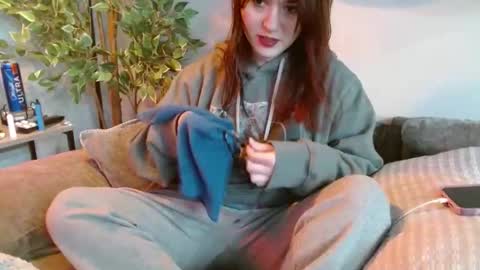 PilloGoddess online show from 11/03/25, 04:14