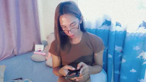 Snapshot of pinay_lucy chatting on 02/24/25, 03:44 lucyLove online show from 02/24/25, 03:44