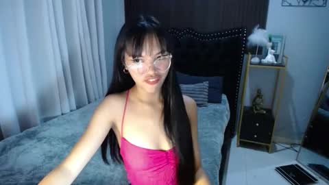 Snapshot of pinay_slutx chatting on 03/06/25, 10:52 dee online show from 03/06/25, 10:52
