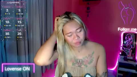 Snapshot of pinay_sweetlenatashaxx chatting on 09/25/25, 06:44 call me natasha online show from 09/25/25, 06:44