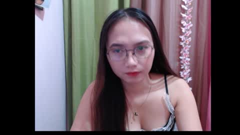 Snapshot of pinay_sweetsexy chatting on 10/14/25, 06:03 jem online show from 10/14/25, 06:03