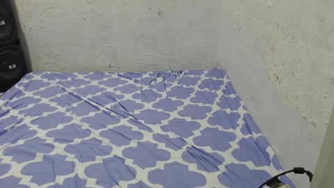 mhae-mhae online show from 11/04/25, 02:27