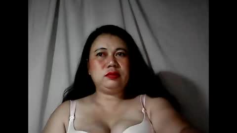 Snapshot of pinaymama12345 chatting on 10/19/25, 10:21 pinaymama12345 online show from 10/19/25, 10:21