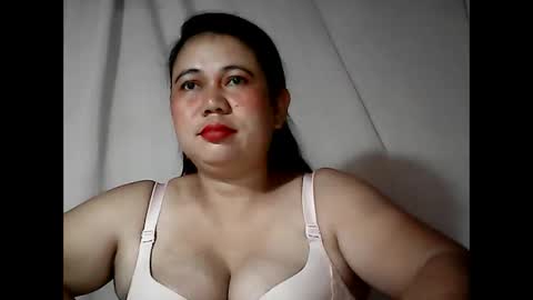 Snapshot of pinaymama12345 chatting on 10/23/25, 11:14 pinaymama12345 online show from 10/23/25, 11:14