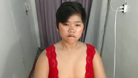 Snapshot of pinayprincesslyn chatting on 02/25/25, 12:47 Lyn the Lesbian online show from 02/25/25, 12:47