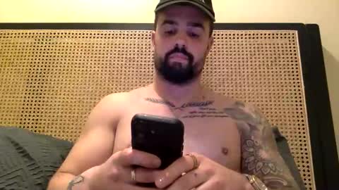 Snapshot of pineappleice26 chatting on 12/01/25, 06:46 pineappleice26 online show from 12/01/25, 06:46