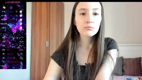 Snapshot of pingviluly chatting on 10/23/25, 10:14 pingviluly online show from 10/23/25, 10:14