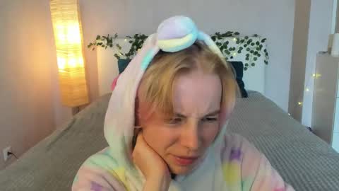 Snapshot of pink_lila18 chatting on 09/09/25, 08:14 pink_lila18 online show from 09/09/25, 08:14