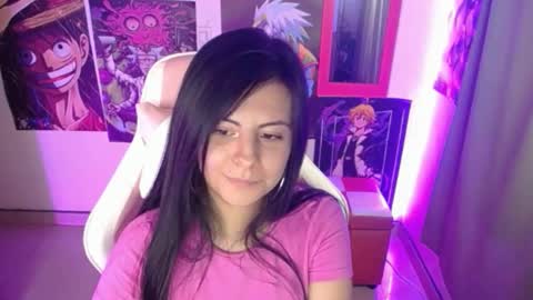 Snapshot of pink_yuii chatting on 01/12/25, 12:18 pink_yuii online show from 01/12/25, 12:18
