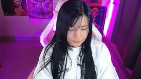 pink_yuii online show from 11/22/25, 10:20