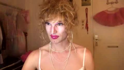 pinkfag online show from 12/22/24, 07:42