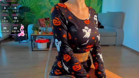 Pinkyishere online show from 10/30/25, 01:34