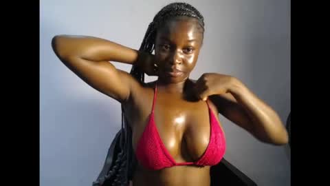 Snapshot of pinkykiki_247 chatting on 11/13/25, 07:02 pinkykiki_247 online show from 11/13/25, 07:02