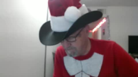 Snapshot of pipewizard chatting on 12/14/24, 01:28 pipewizard online show from 12/14/24, 01:28