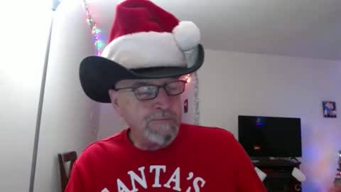 Snapshot of pipewizard chatting on 12/17/24, 12:12 pipewizard online show from 12/17/24, 12:12