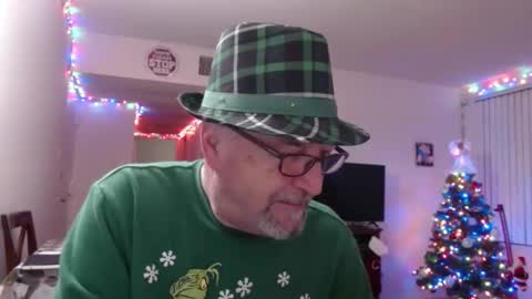 Snapshot of pipewizard chatting on 12/23/24, 12:25 pipewizard online show from 12/23/24, 12:25