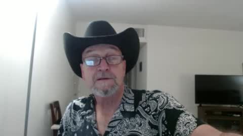Snapshot of pipewizard chatting on 02/14/25, 12:19 pipewizard online show from 02/14/25, 12:19