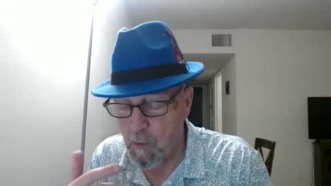 Snapshot of pipewizard chatting on 02/27/25, 12:43 pipewizard online show from 02/27/25, 12:43