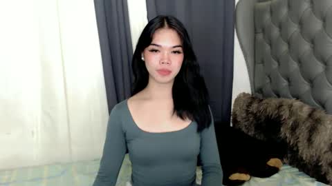 Snapshot of pitchy_pitch chatting on 02/07/25, 04:24 The Girl Named Eyve online show from 02/07/25, 04:24