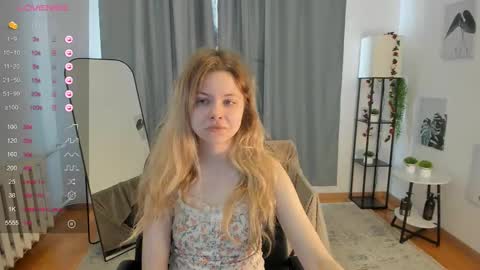 Snapshot of pixel_nest chatting on 10/02/25, 05:47 Olga online show from 10/02/25, 05:47