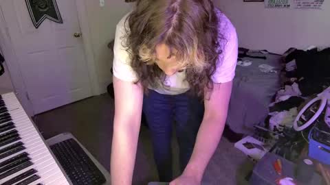 Snapshot of pixie_milk chatting on 01/04/25, 04:12 jae online show from 01/04/25, 04:12